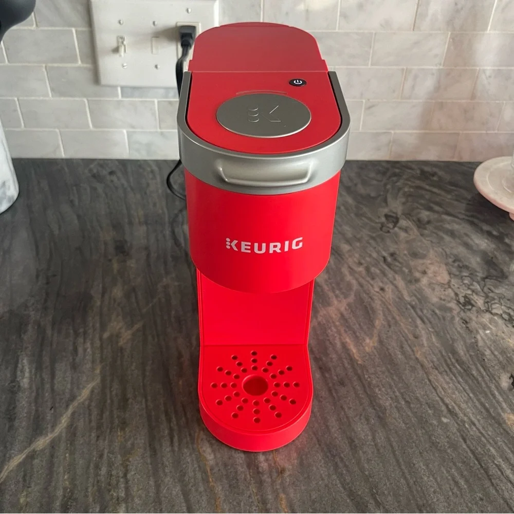 Keurig K-Mini Single Serve K-Cup Pod Coffee Maker, Poppy Red